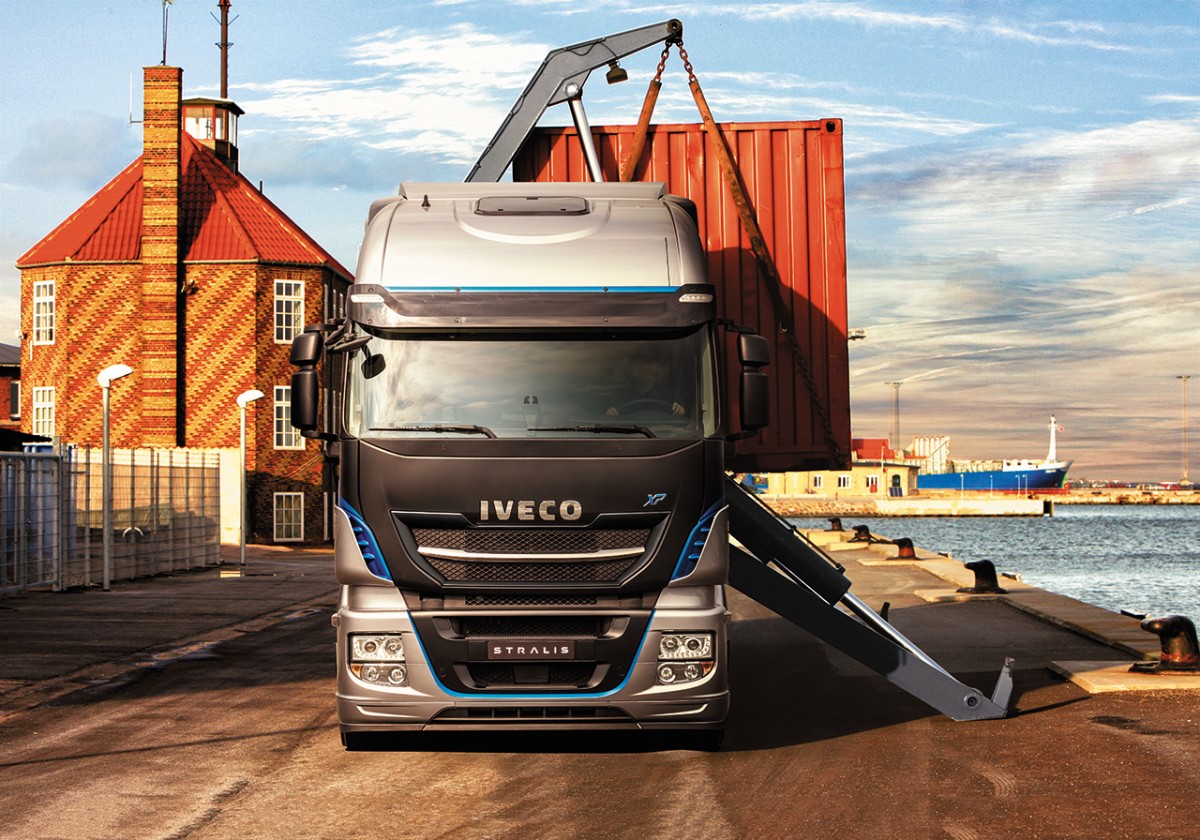 Iveco stralis 2016 a lodní kontejner
