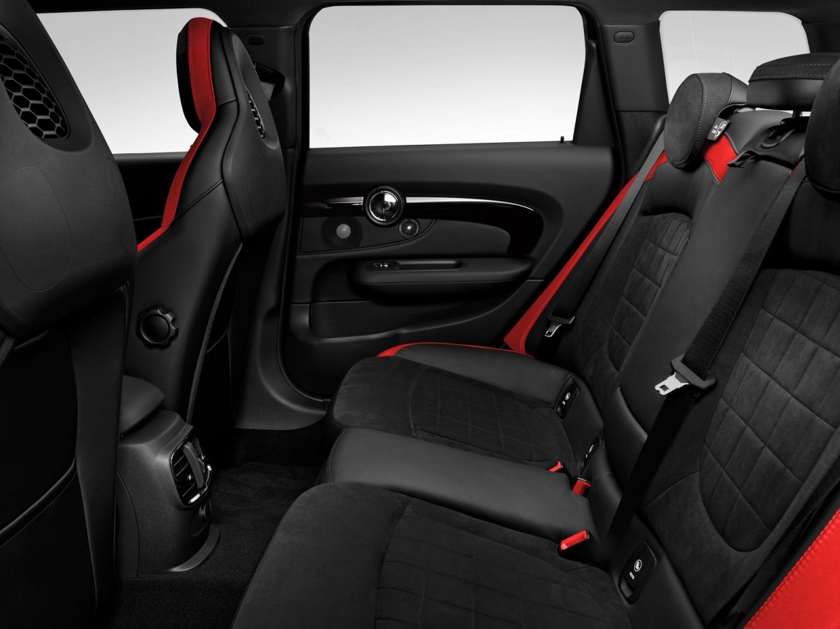 Mini JCW Clubman ALL4 interiér