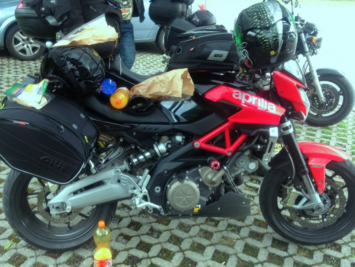 Aprilia Shiver SL 750 v plné polní