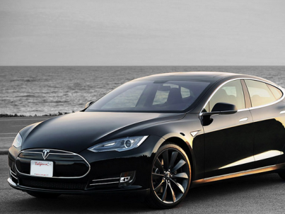 Tesla představila Model S s pohonem všech kol