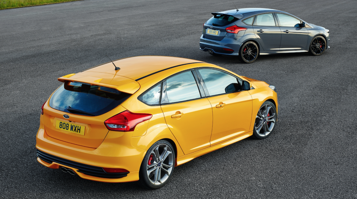 Ford Focus ST 2015 zadní pohled