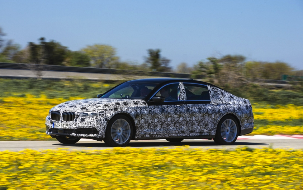 Špionážní snímek BMW řady 7
